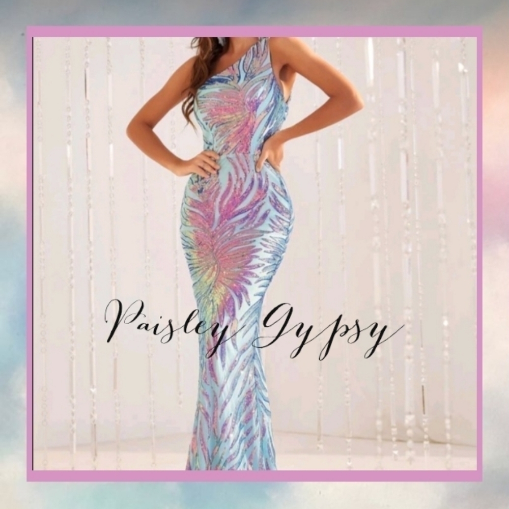 HOLOGRAPHIC PREMIUM BRAND AND QUALITY MERMAIDCORE SEQUINED MAXI DRESS